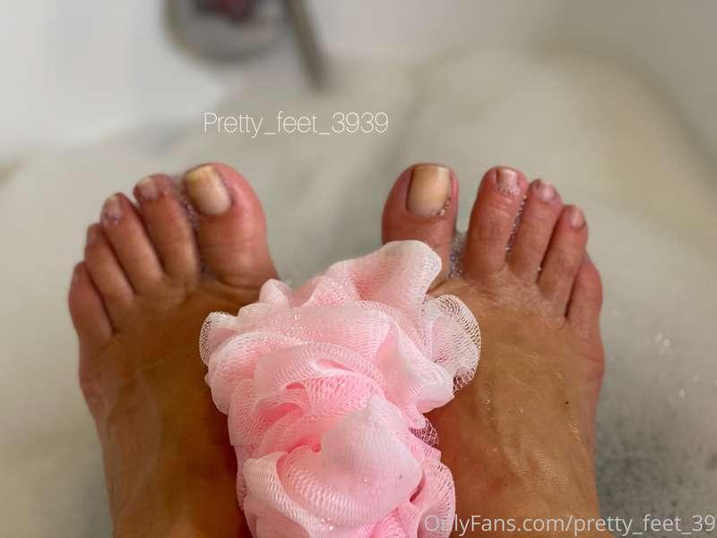 My naked toes in the bath.... don’t you wish to be that spon..