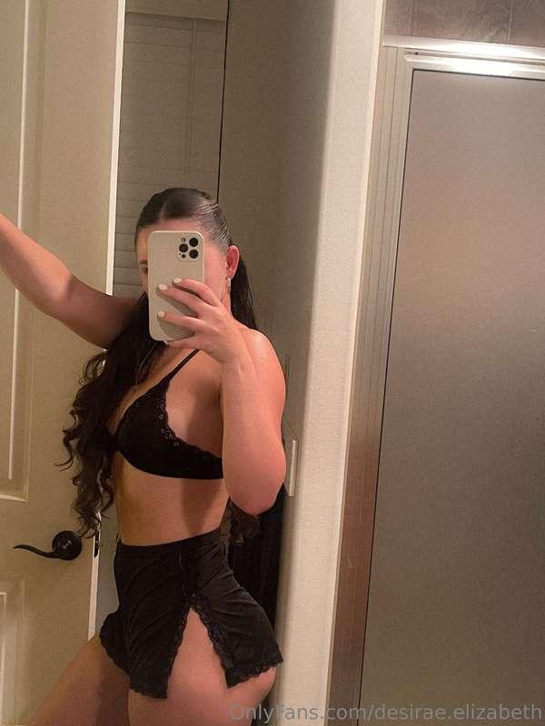like my outfit? 🖤