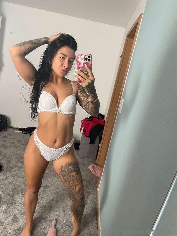 im so bored right now... anybody wats to chat ?😋