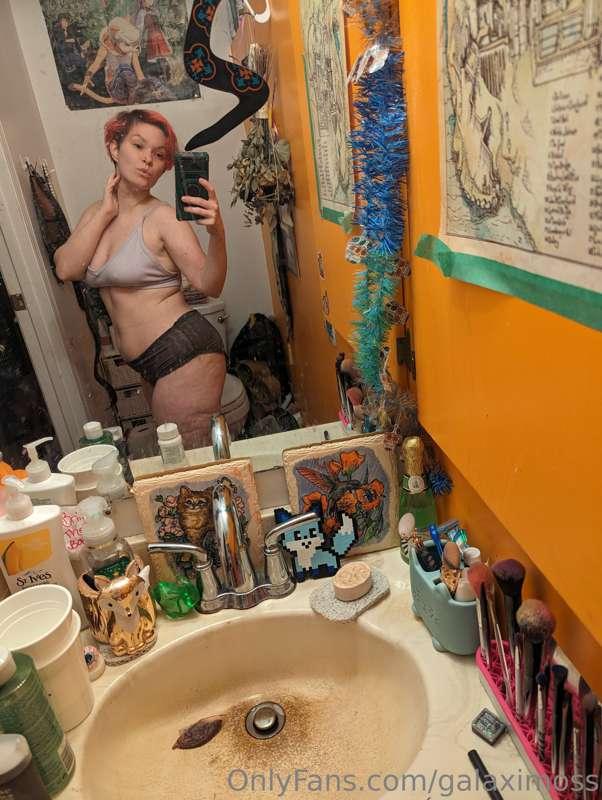I've been loosing a lot of weight 😚 anyways now i could prob..