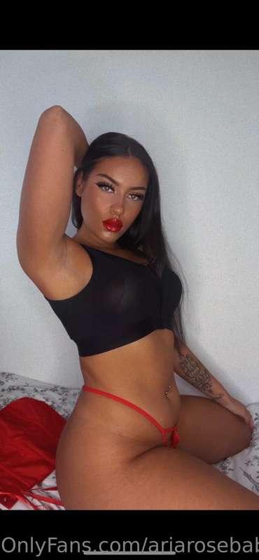 Love a glossy red lip. ❤️👄