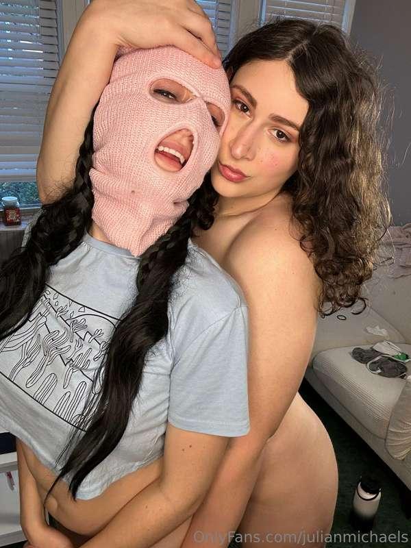 9 minute sex tape with @adrianamask for your viewing pleasur..