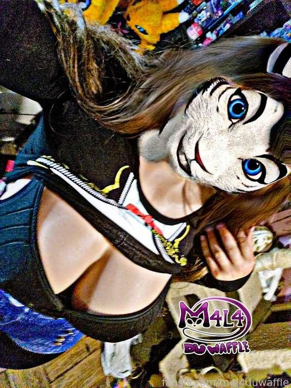 m4l4duwaffle image #2