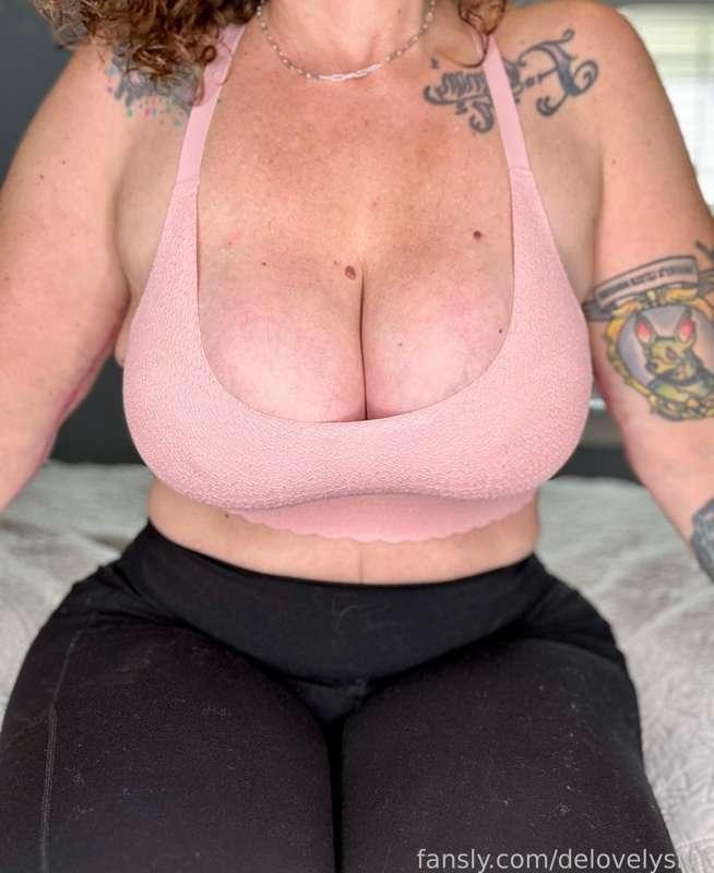 #curvy #curvywoman #fyp #bbw #bigbooty #ass #mommy #milf #stepmom #fetish #sexy #tatted #brunette #taboo #anal #sex 