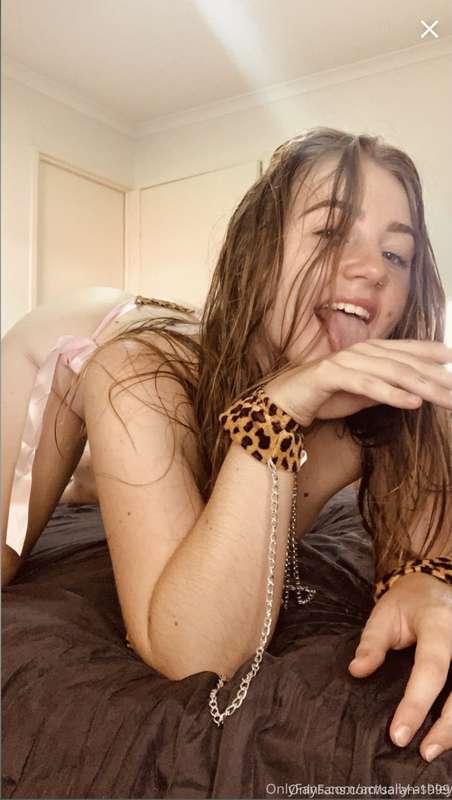 Go follow my sexy friend Ashley 🥵😍 
What a  hot babeeeee 😈😈😈..