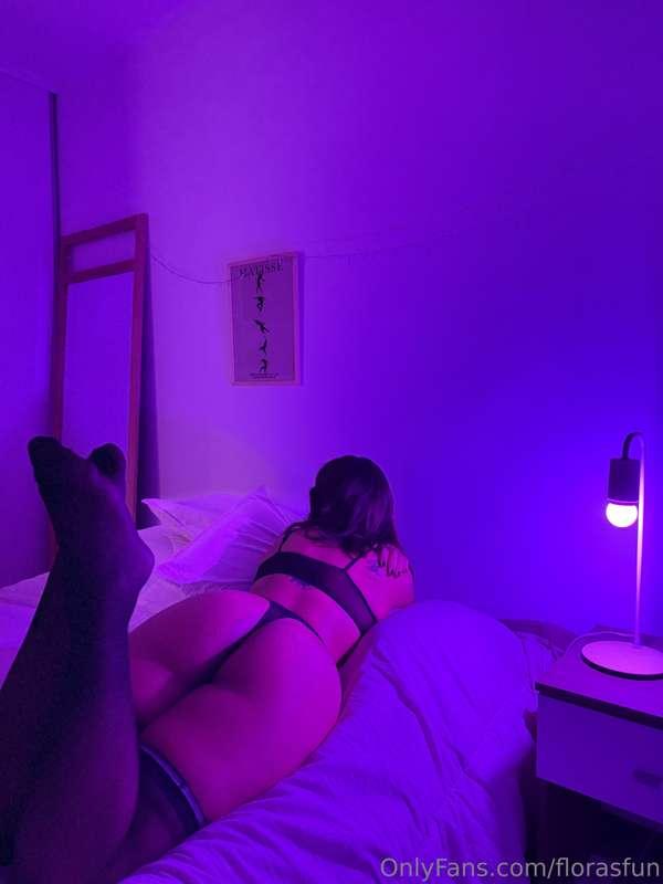 How many hands do you need for this 🍑? 