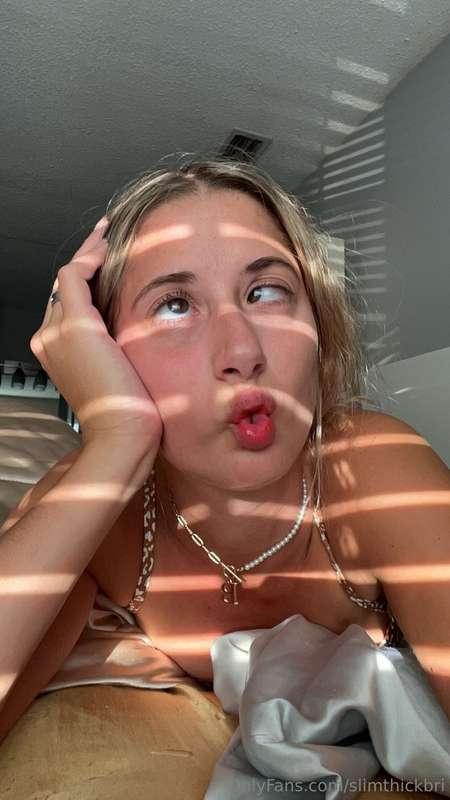 Bored af 🥱 DM me?