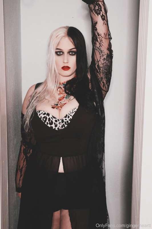 Cruella deVil. *photoset.*
