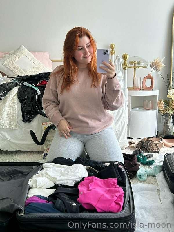 Trying to pack for a trip... had to flash you instead 🤷‍♀️