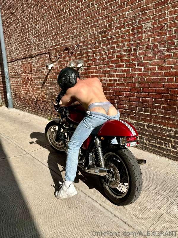 anybody like slutty biker boy ass?