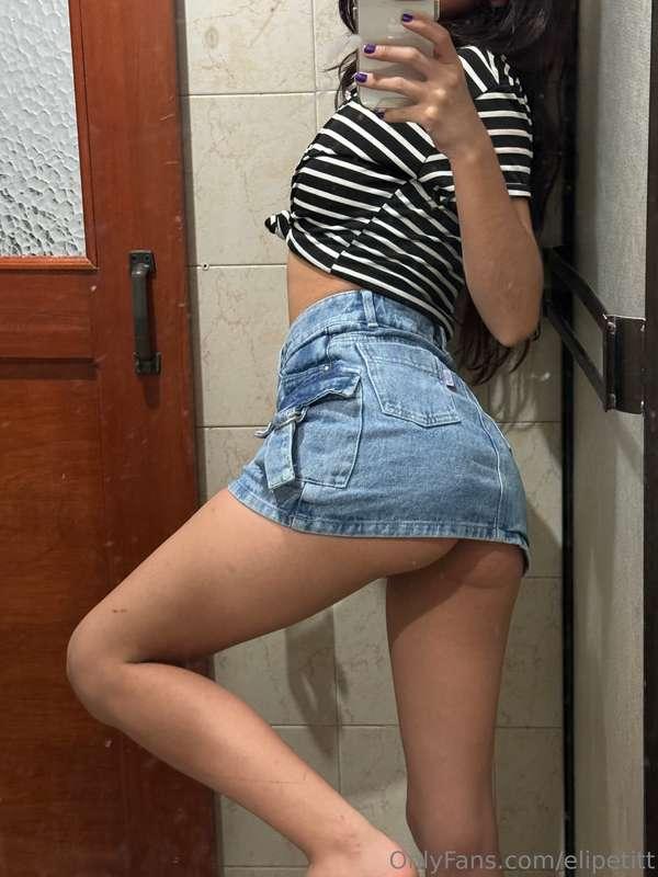 My skirt is a little small Hehe 👀