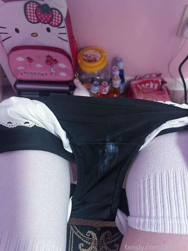 The messy I made from yesterday in my bathing suit bottoms 🙈🙈🙈😖😖😖