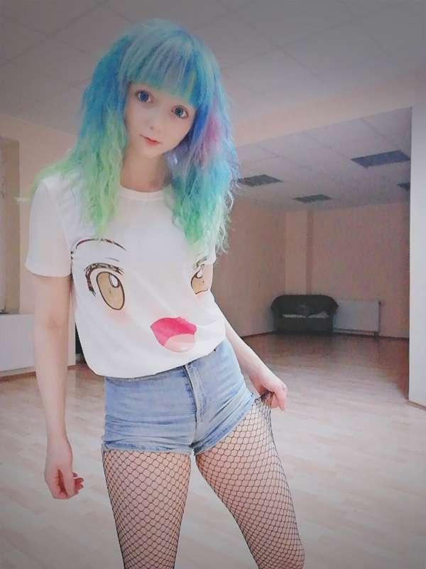 would anyone be interested in a discord server? It would con..