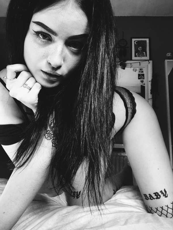 Sedated and shameless 🖤🕷