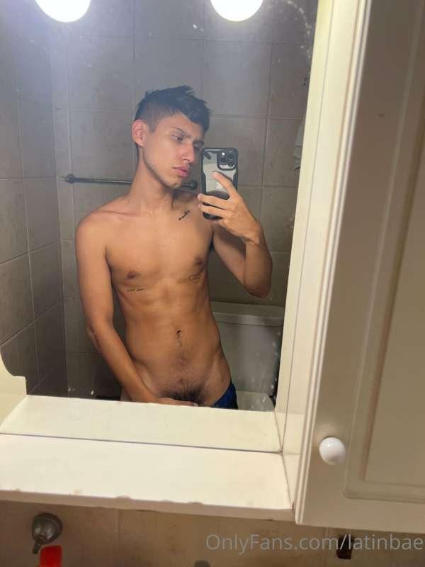 Let’s take a shower 😻🙈