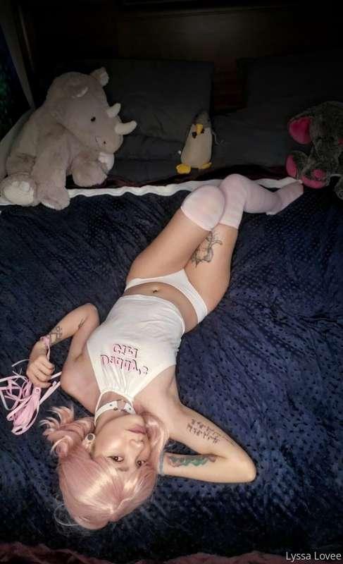 Do you have something for me to sit on Daddy? 🍑🤭 my pussy is..