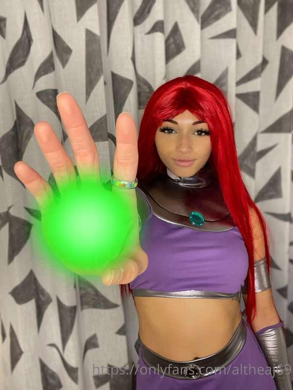 Throwback to my Starfire cosplay 💗