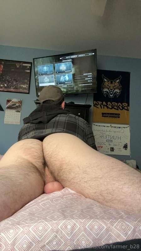 Anyone else play video games 😁