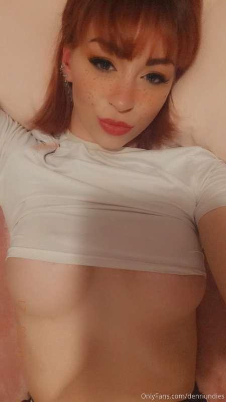 Hi I'm Denri, let's be friends x