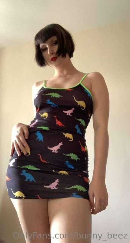 Do you like this dress? The only thing is that it’s very sho..