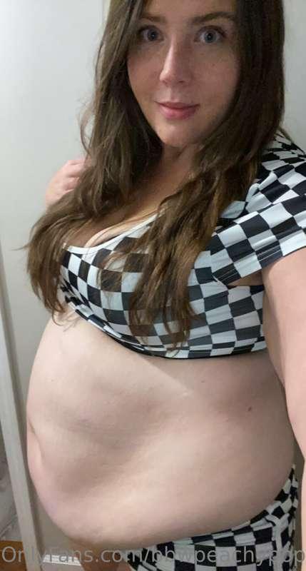 An overly stuffed belly is a happy belly 😋