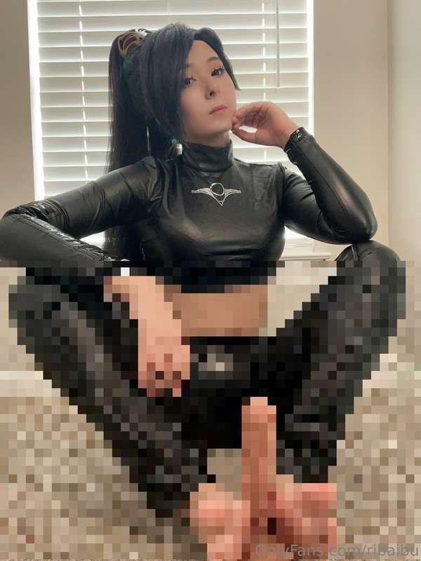 You want mommy to take care of your cock with her feet? 😏 Yo..