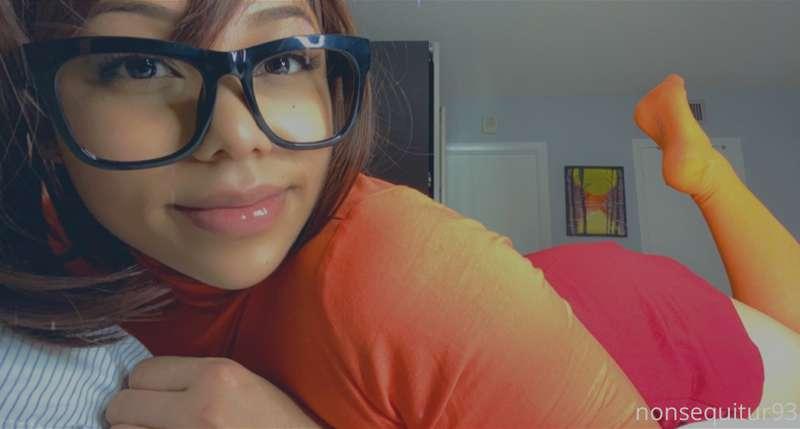 Am I too close to the camera? Lmao I look crazy! I just want..