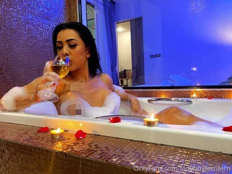 Follow me to special page 🤩🍆🍆
https://onlyfans.com/ladyboyfe..