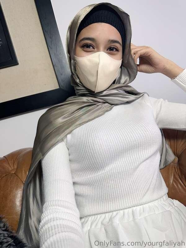 think white suits my innocent side? 🤍