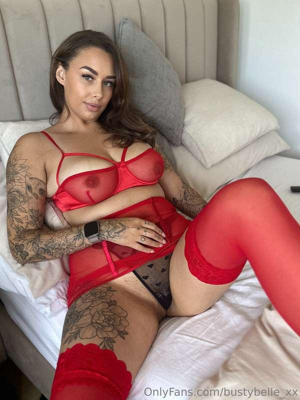 I feel naughty when I’m wearing red 🔥