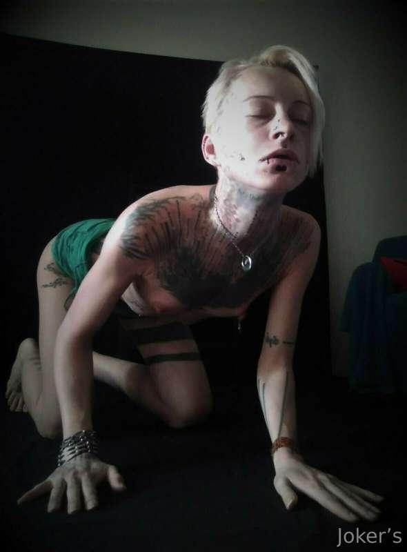 come with me to my premium site @jokers-sexplicit
I want to ..