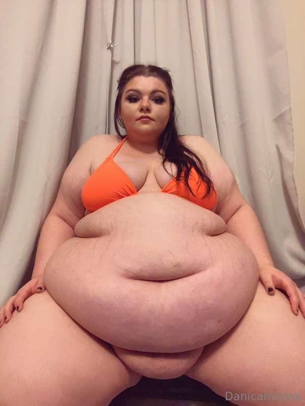 So big and round 💦💦💦