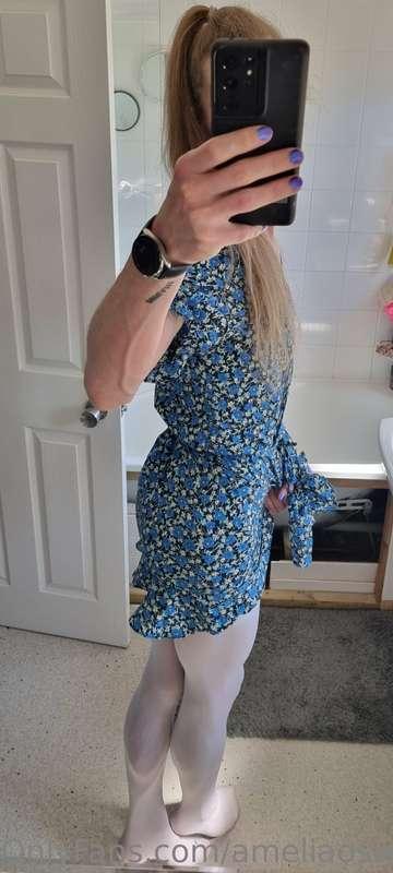 Blue flower dress and plug 😁