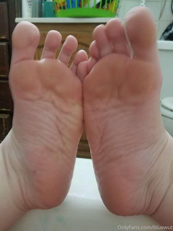 My feet are kinda busted atm but keep getting requests sooo