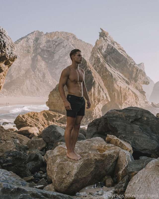 when I remember this amazing shoot I forget everything 🥵

I ..