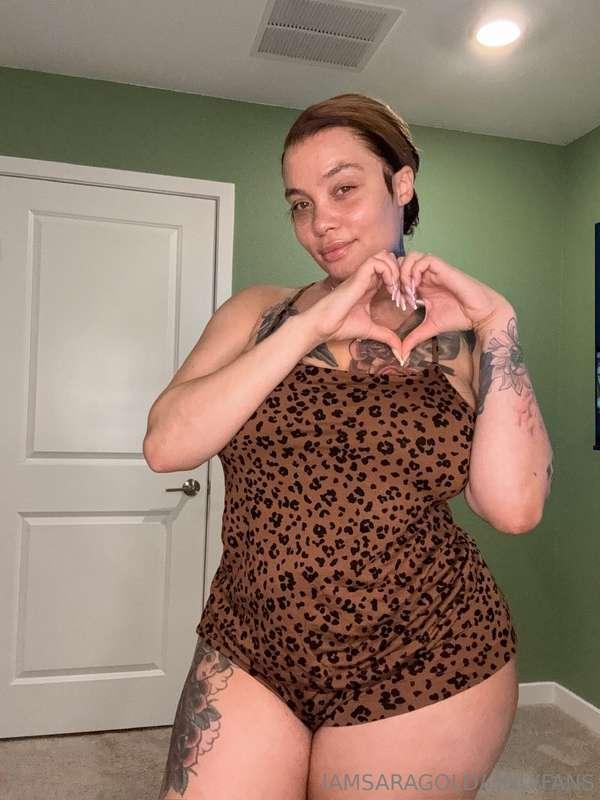 🚨 GOING LIVE IN 45 MINUTES @saragoldglitter 🚨