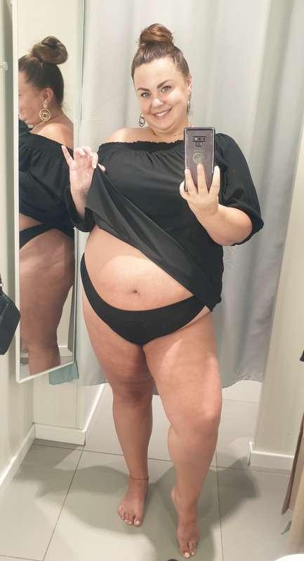 I want you❤ to take off my panties with your teeth and greed..