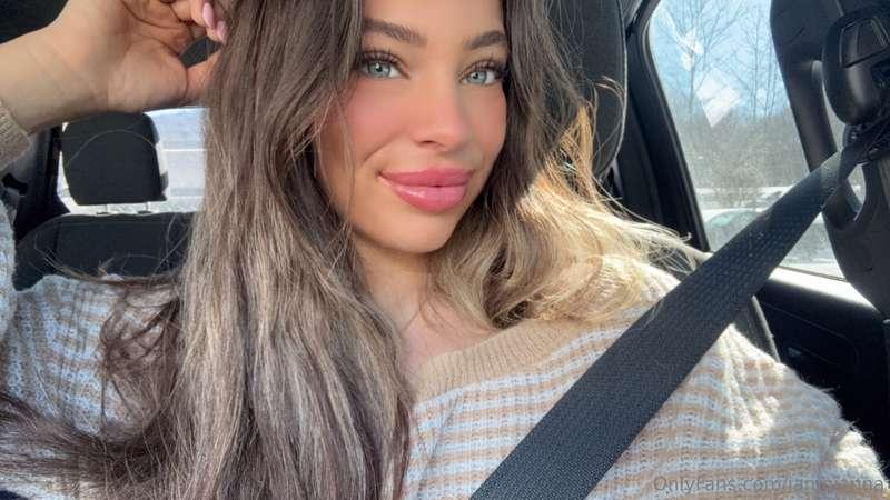 look into me and try not to drown in these eyes 👀 