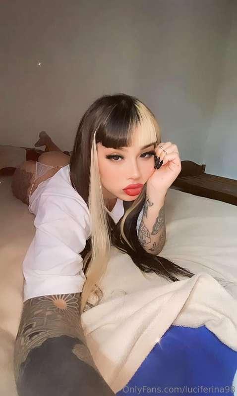 🍒🍒🍒🍒

@luciferina98