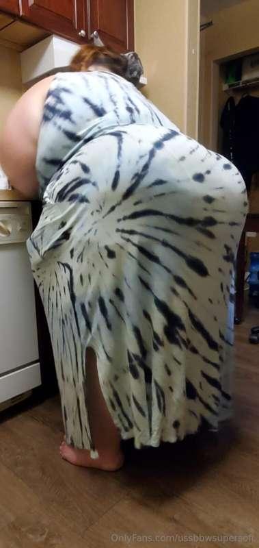 POV: Standing at the counter washing my bowl from breakfast...
