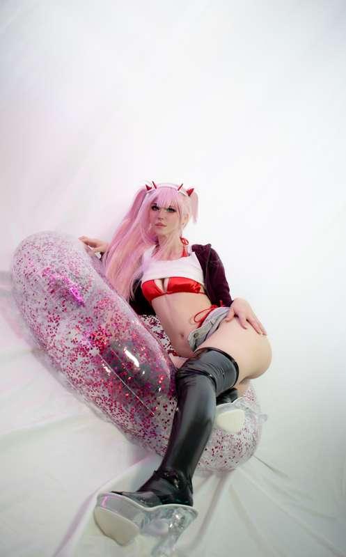 Hello Darling , wanna go for a swim together ? ;3