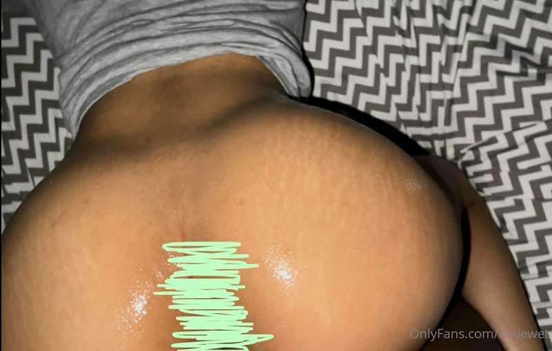 doggystyle • my stretch marks is amazing 🐅