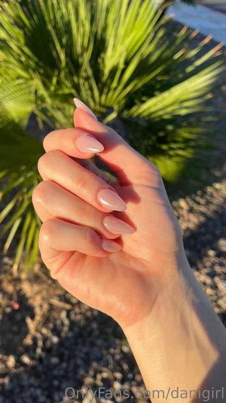 My new fave nail combo! 😍🫧💕

OPI “put it in neutral” & “bubb..