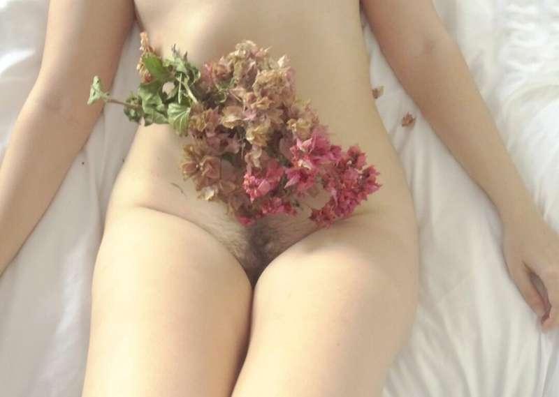 If you give me flowers on the first date you can invite me t..