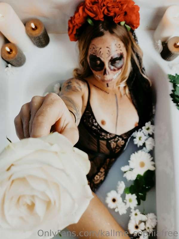 Join me in the bathtub!!