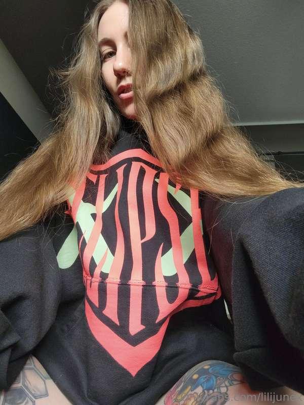 my Clipse merch finally came, my hair is washed, my new meds..