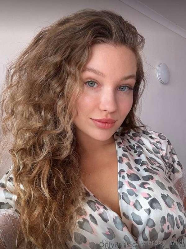 ❤️FREE SUBSCRIPTION ONLY TODAY❤️She's @curly_alina so kinky ..