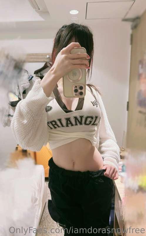 Loving my new shirt! See 2nd Pic for my own pov 🫣