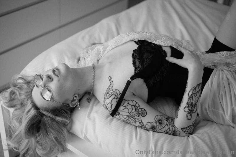 laceandleashesallin image #6