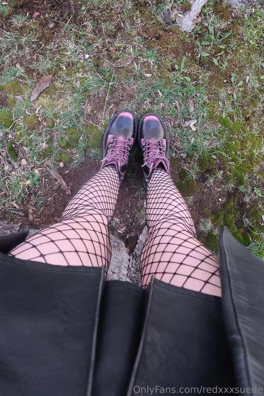 These sexy boots 🥾🖤💗 
